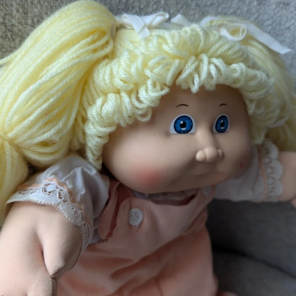 Cabbage Patch Vintage‎ 1982 Kids Doll Yellow Yarn Hair Pigtails Peach Corduroy